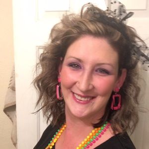 Meet your Posher, Elissa